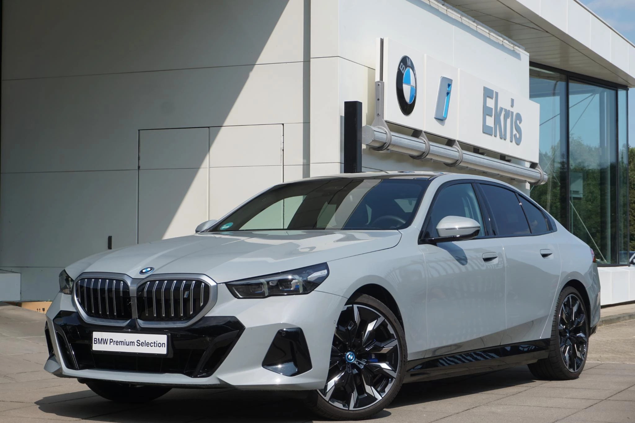 Hoofdafbeelding BMW i5