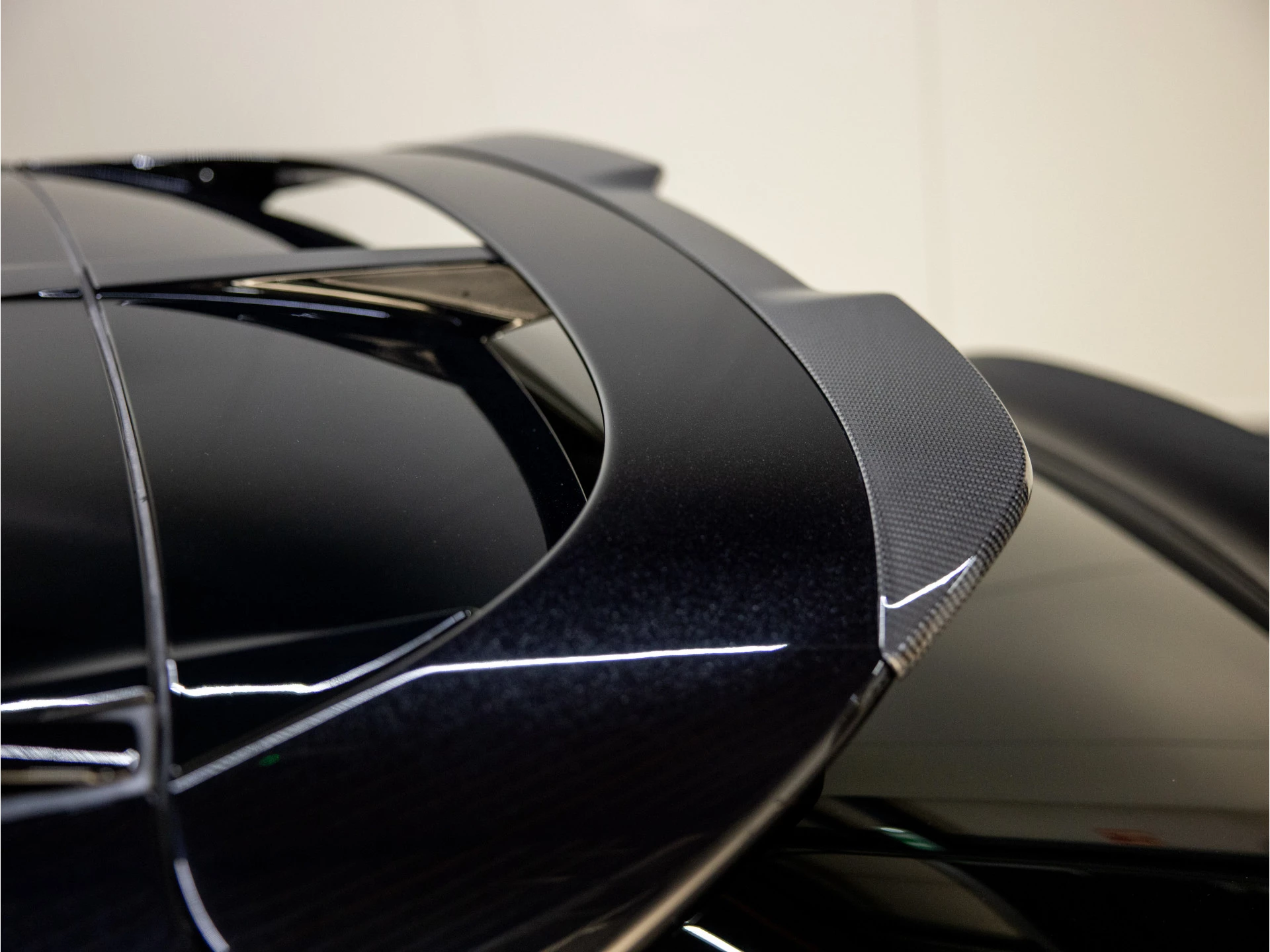 Hoofdafbeelding Aston Martin DBX