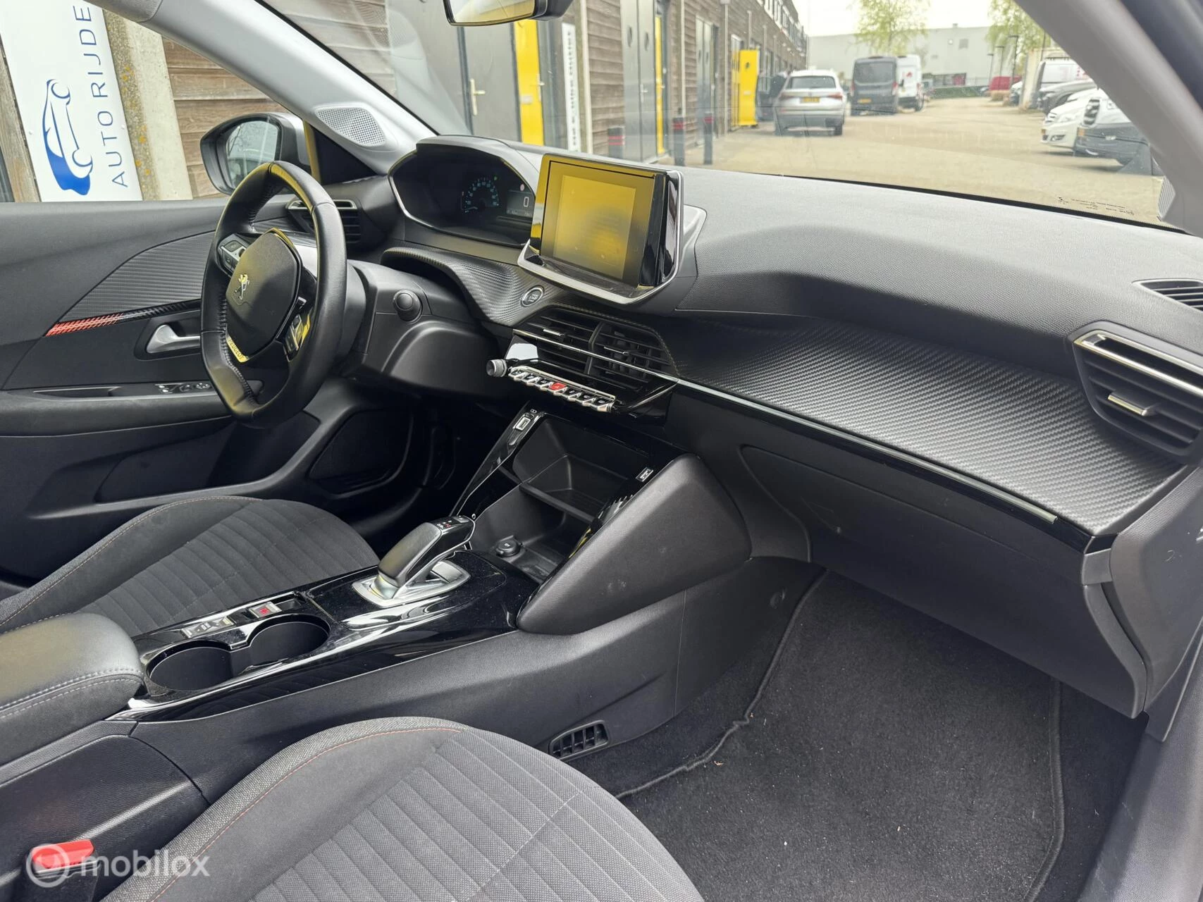 Hoofdafbeelding Peugeot e-208