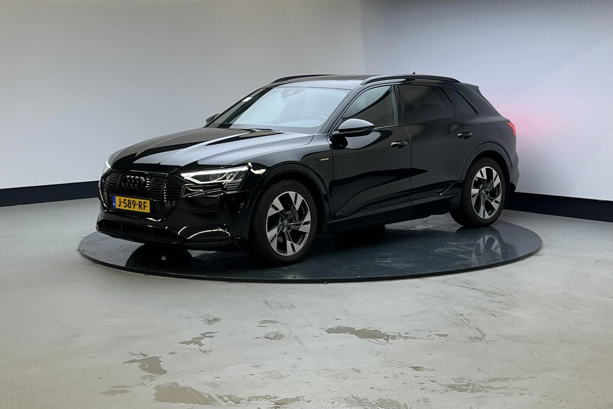 Hoofdafbeelding Audi e-tron