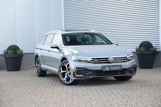 Hoofdafbeelding Volkswagen Passat Volkswagen Passat Variant PHEV GTE 218PK Business *VERKOCHT*