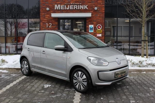 Volkswagen e-up! Style Navigatie, Panoramadak, Stoelverwarming.