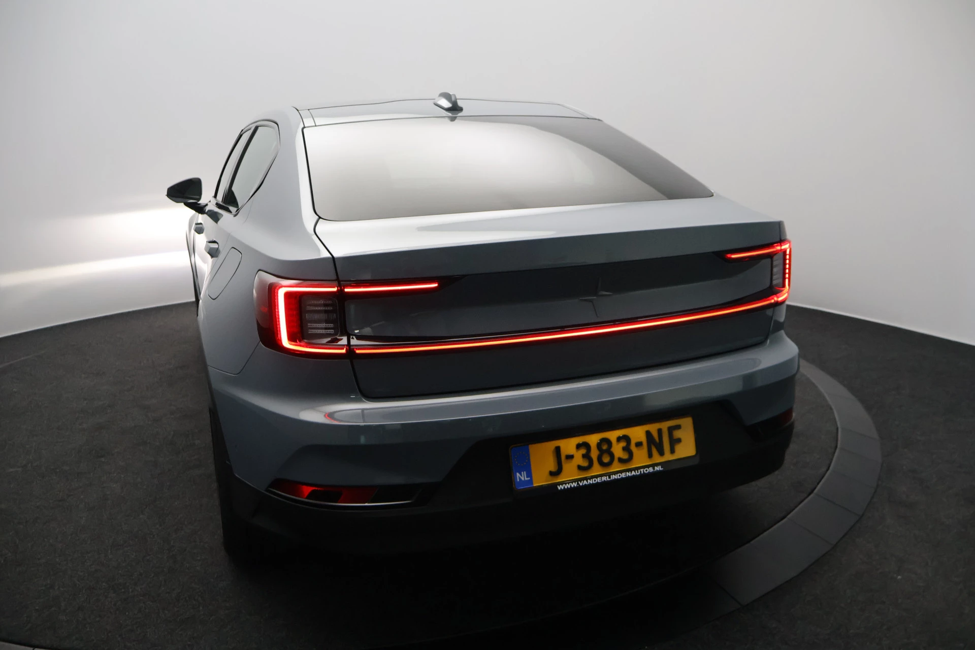 Hoofdafbeelding Polestar 2