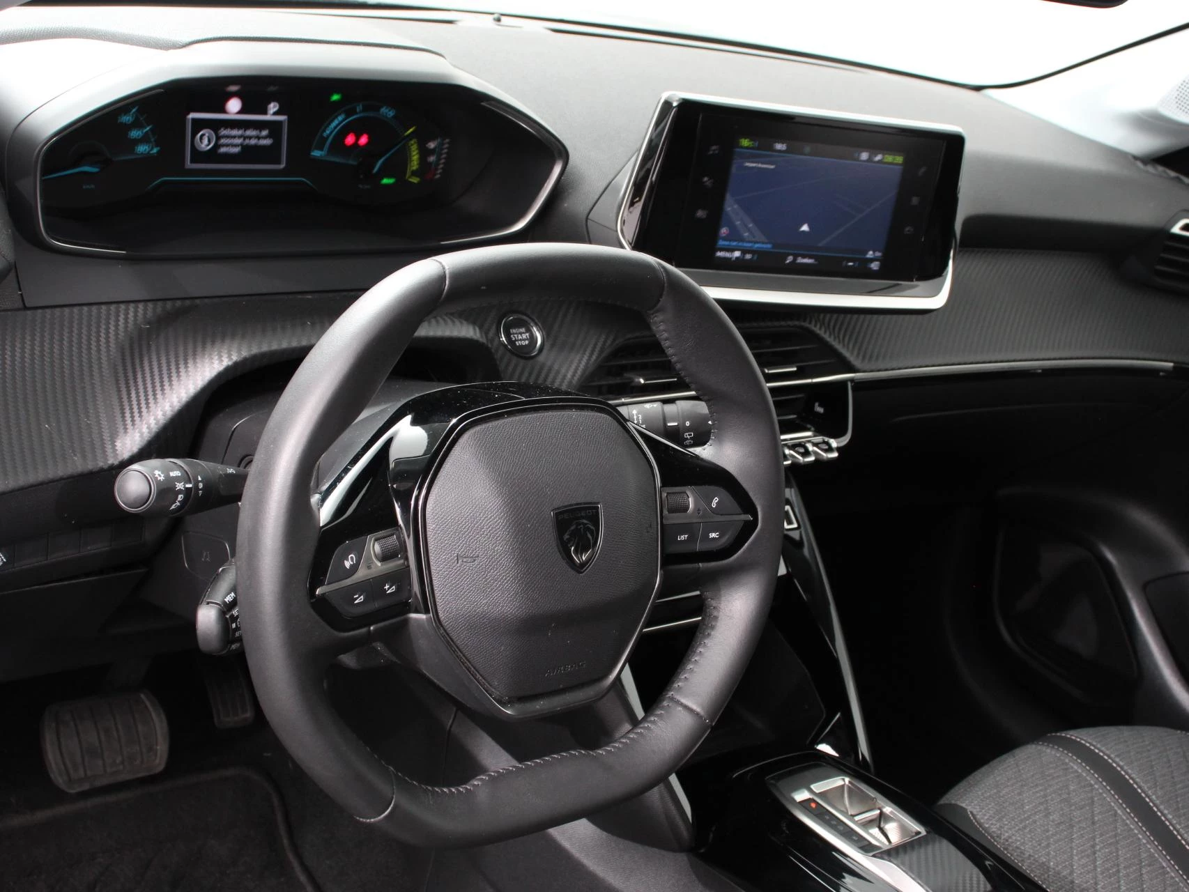 Hoofdafbeelding Peugeot e-208