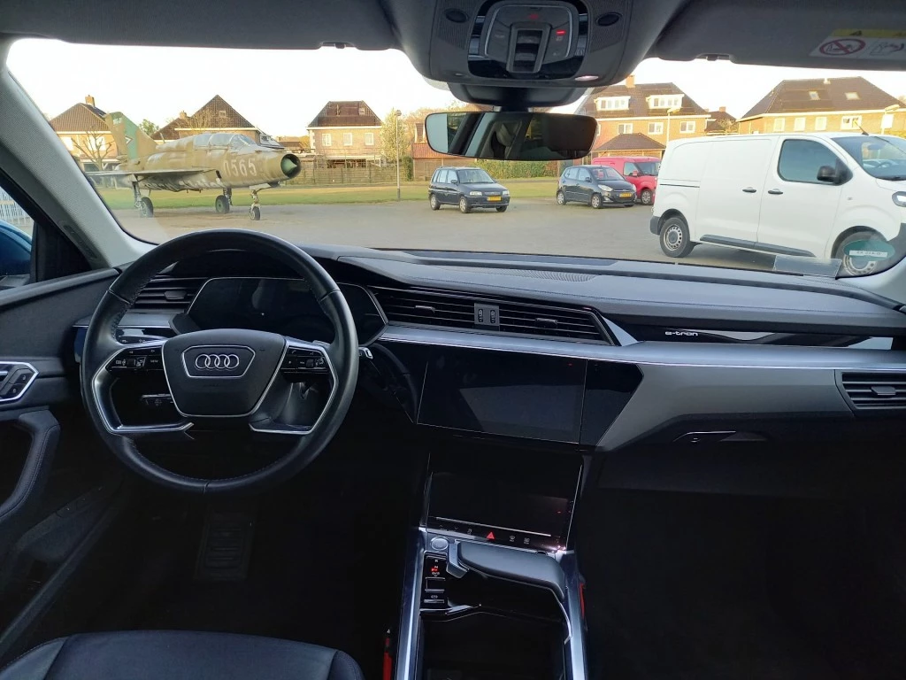 Hoofdafbeelding Audi e-tron