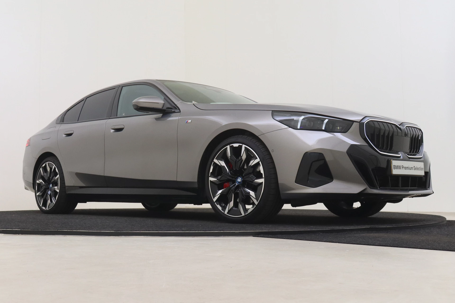 Hoofdafbeelding BMW i5