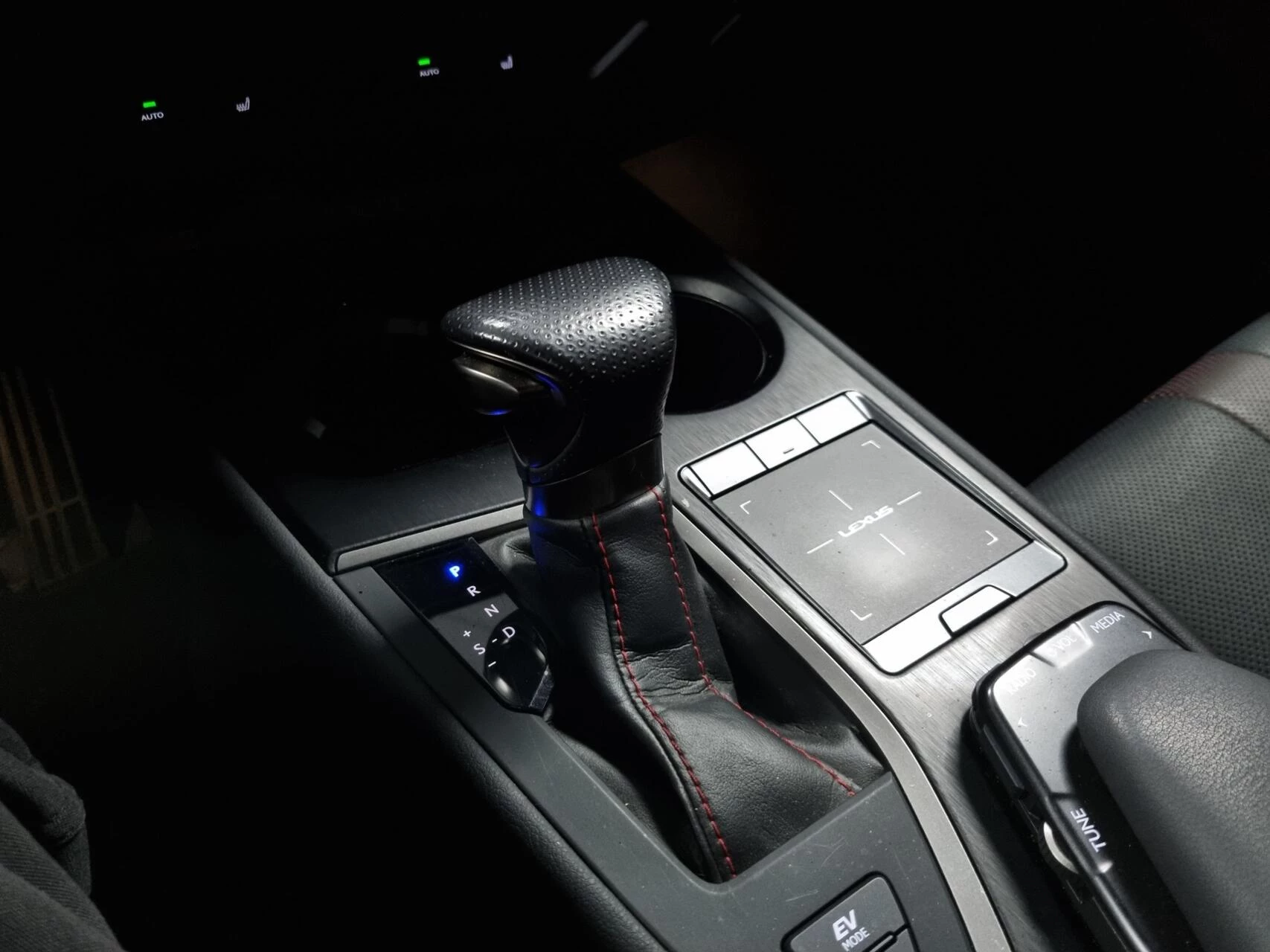 Hoofdafbeelding Lexus UX