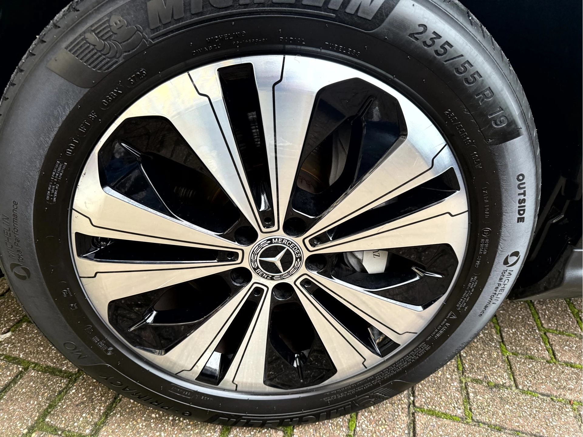 Hoofdafbeelding Mercedes-Benz EQC