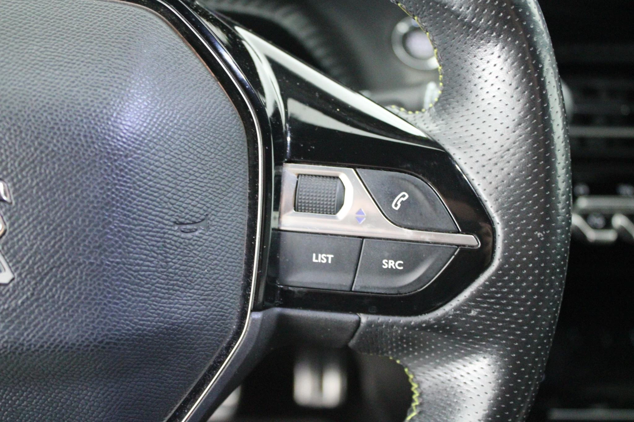 Hoofdafbeelding Peugeot e-208