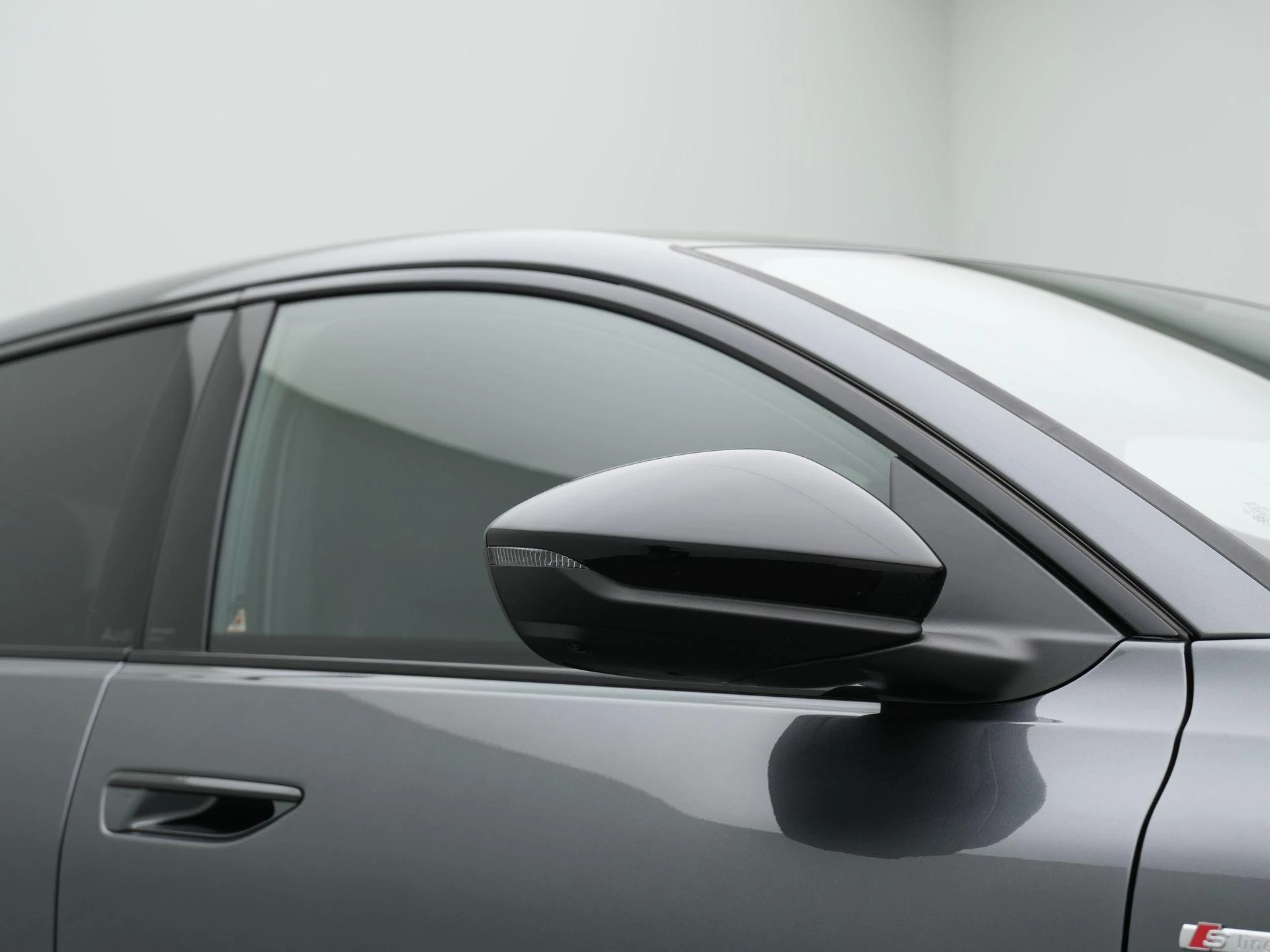 Hoofdafbeelding Audi A6 Avant e-tron
