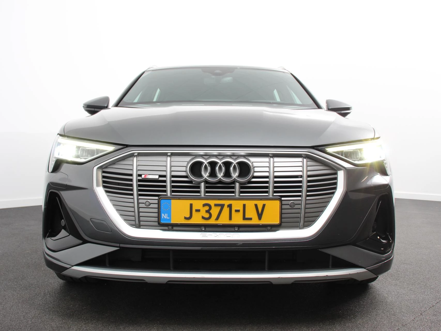 Hoofdafbeelding Audi e-tron