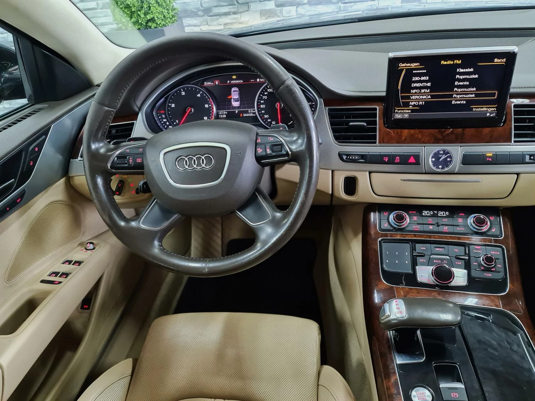 Hoofdafbeelding Audi A8