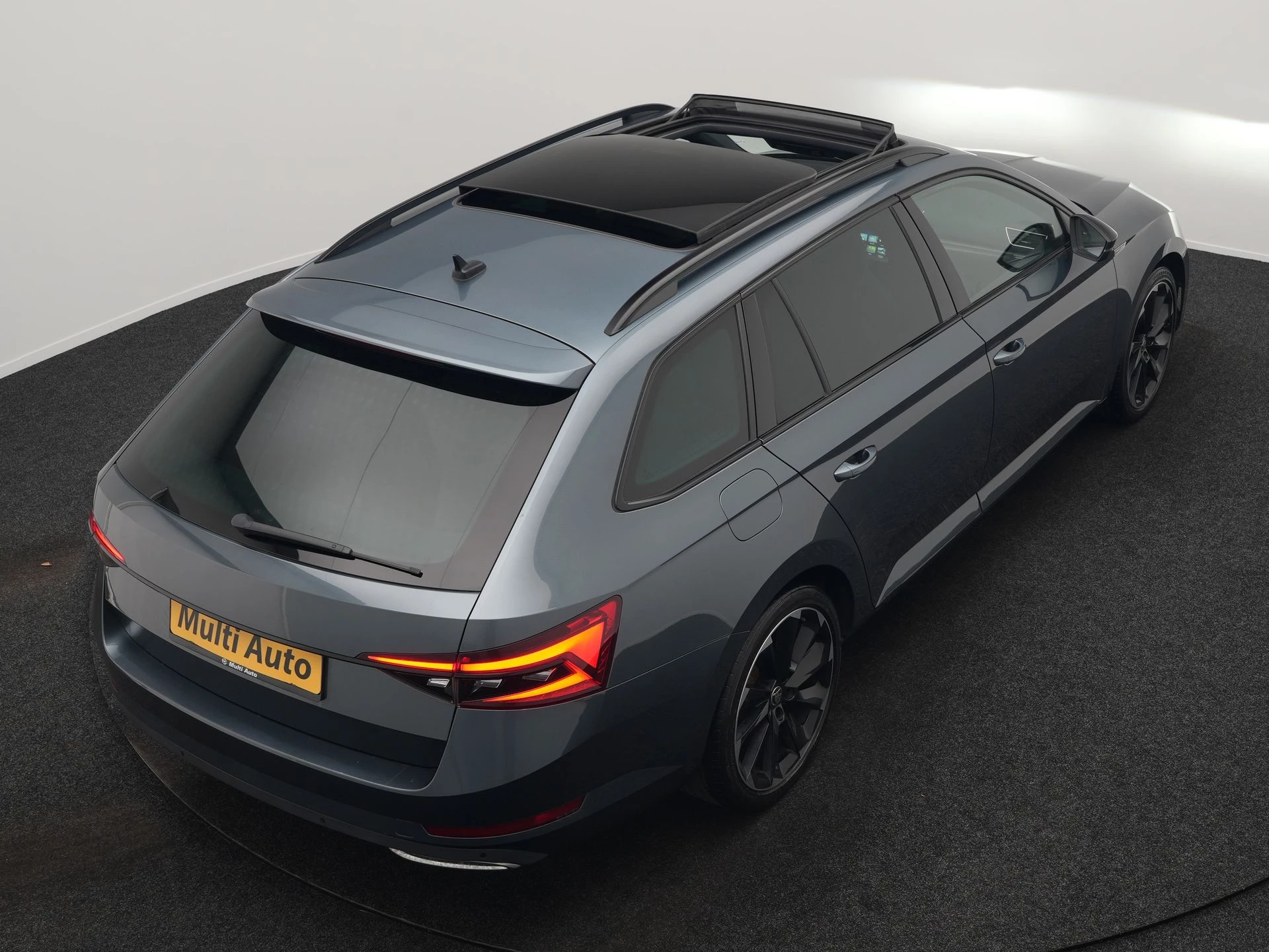 Hoofdafbeelding Škoda Superb