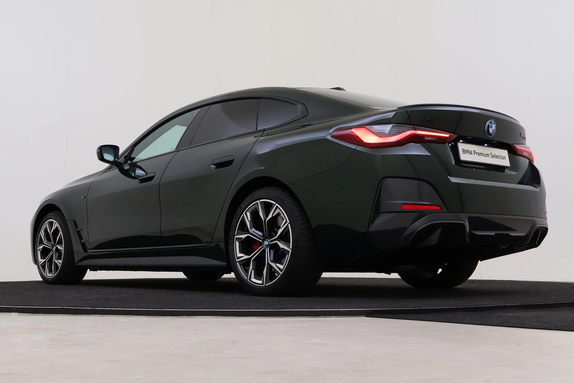 Hoofdafbeelding BMW i4