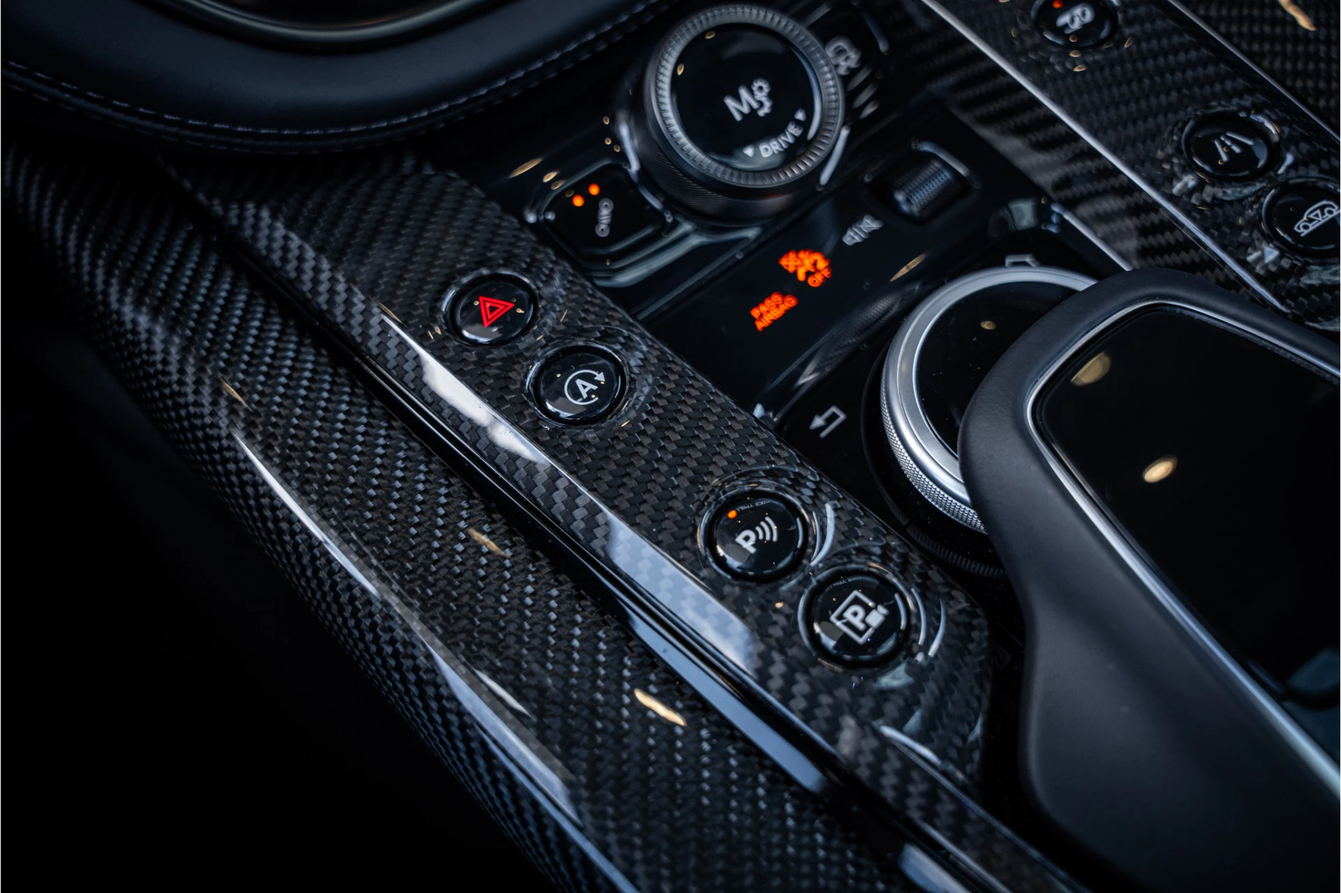 Hoofdafbeelding Aston Martin DBX