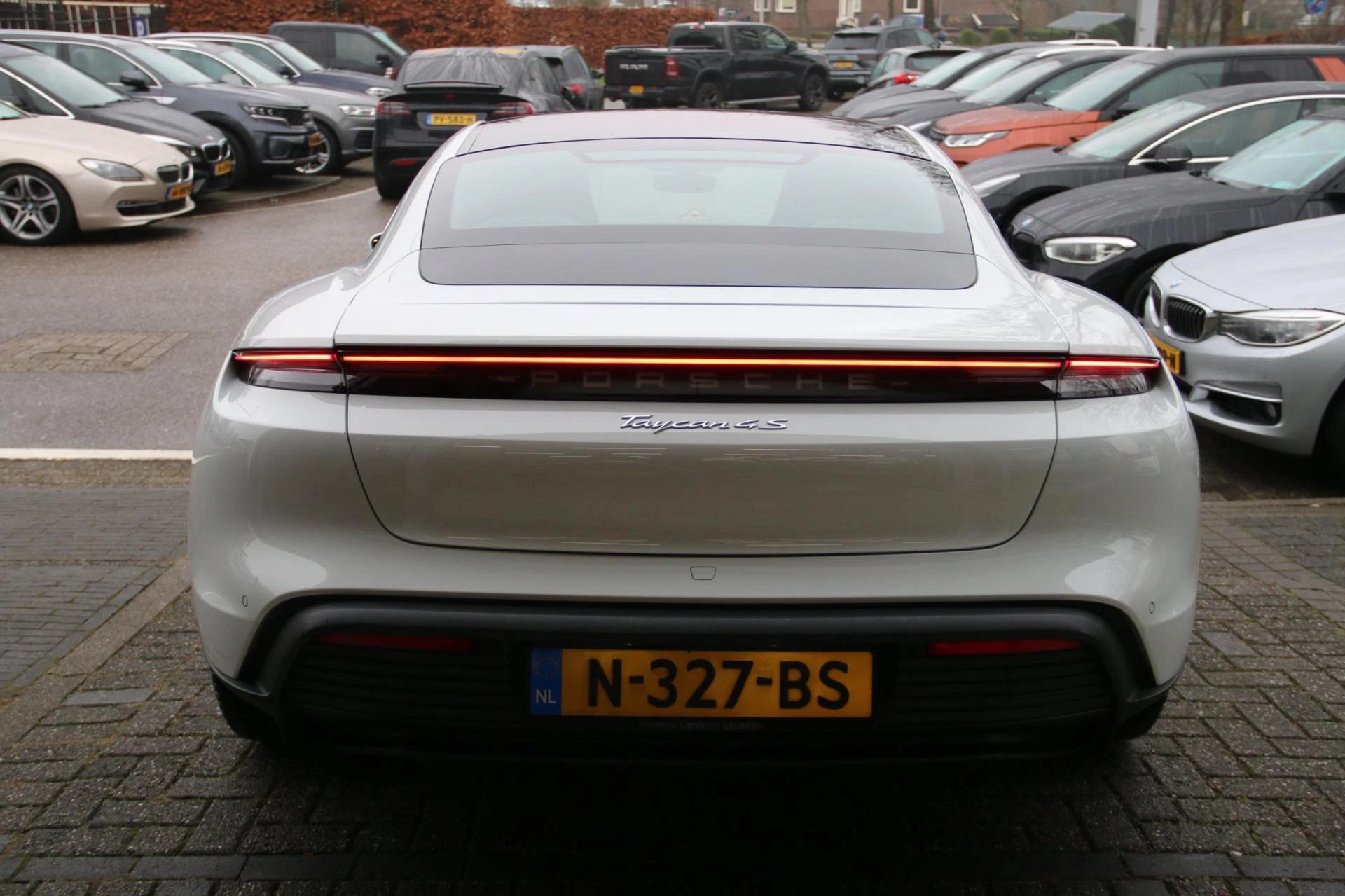 Hoofdafbeelding Porsche Taycan