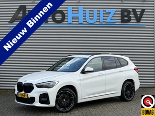 BMW X1 sDrive18i High Executive M Sport Head-Up Display Panoramadak Leder Trekhaak 19 Inch LED Achteruitrijcamera Head-Up Display Keyless Entry
