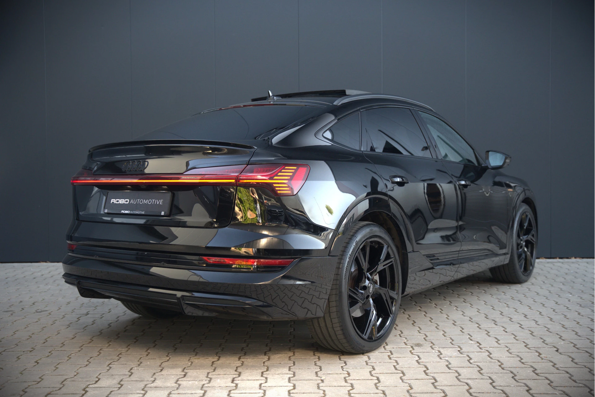 Hoofdafbeelding Audi e-tron