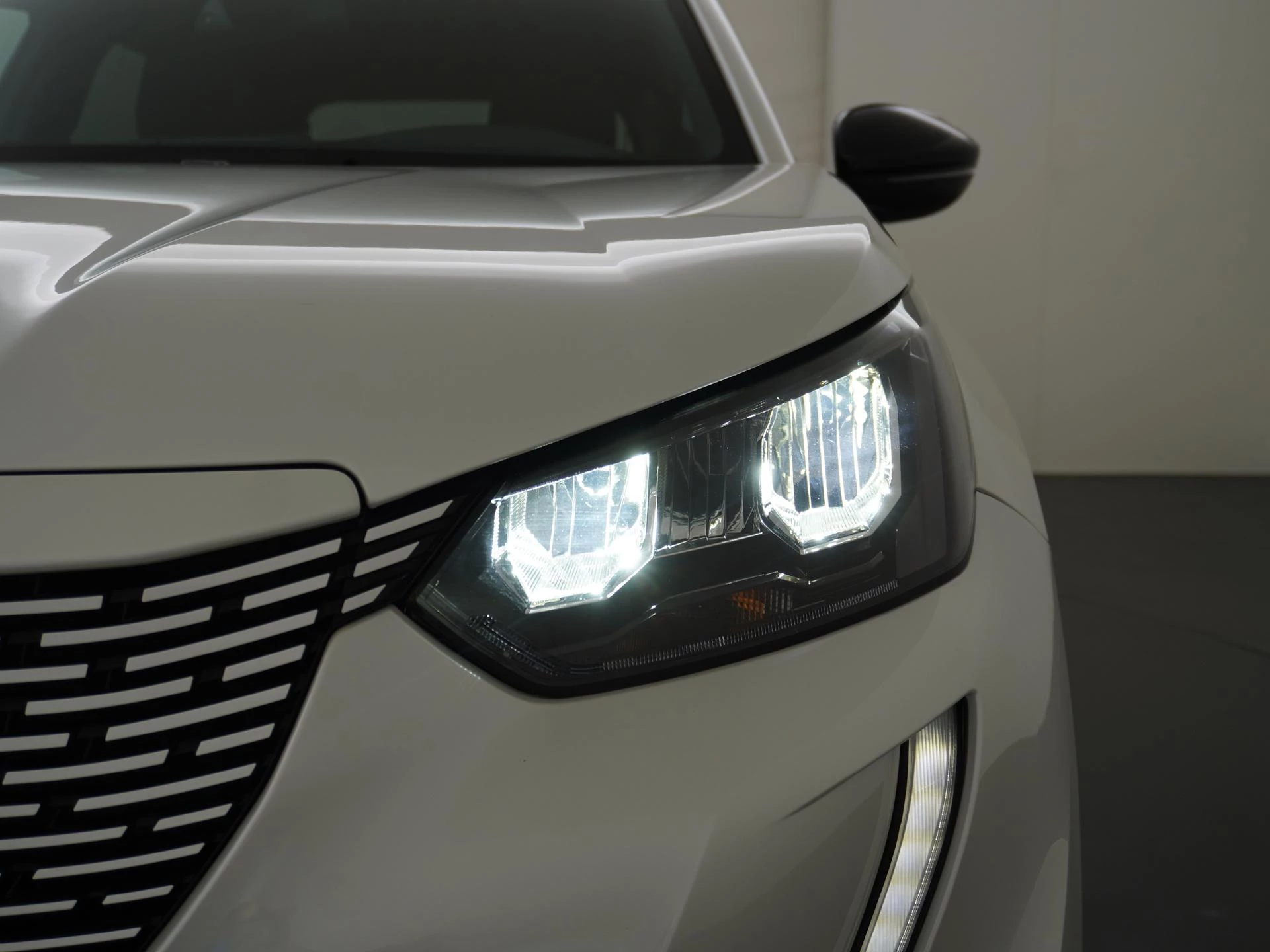 Hoofdafbeelding Peugeot e-2008
