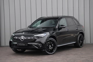 Hoofdafbeelding Mercedes-Benz GLC Mercedes-Benz GLC 300e AMG 4-Matic Aut9 | 313PK | Head-up | Pano | Memory | Burmester | Distronic | Digital-light | Keyles-go | Sfeerverlichting | 2023.