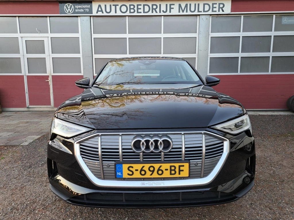Hoofdafbeelding Audi e-tron