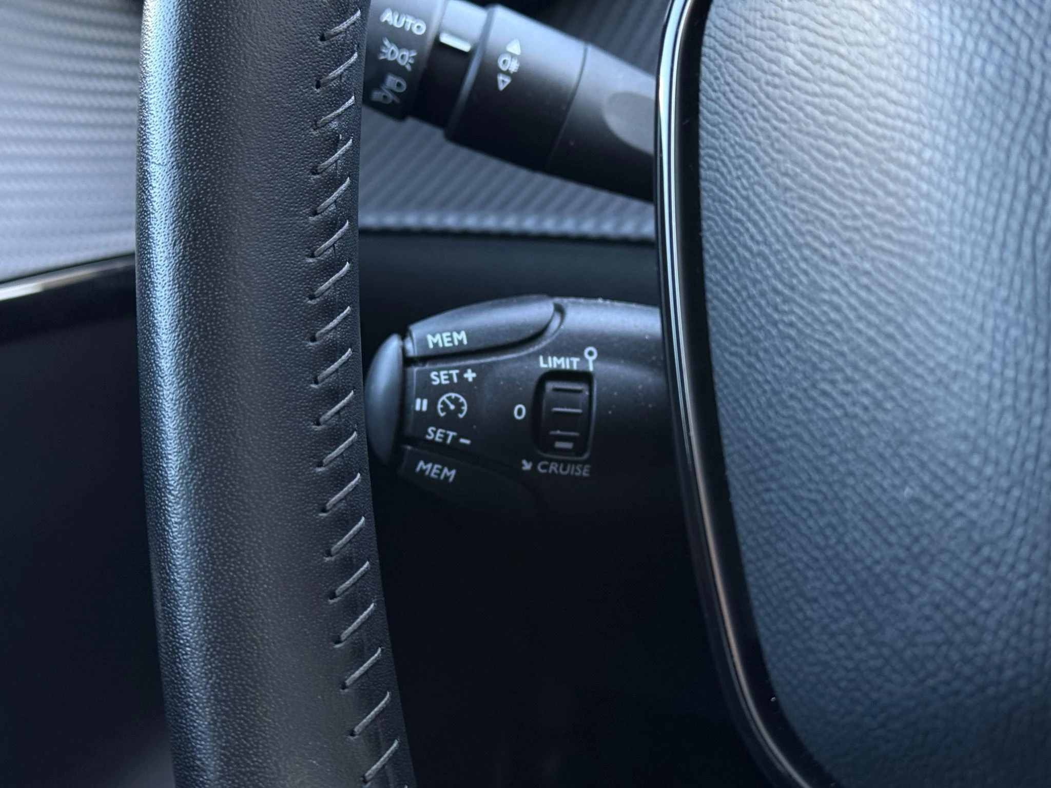 Hoofdafbeelding Peugeot e-208