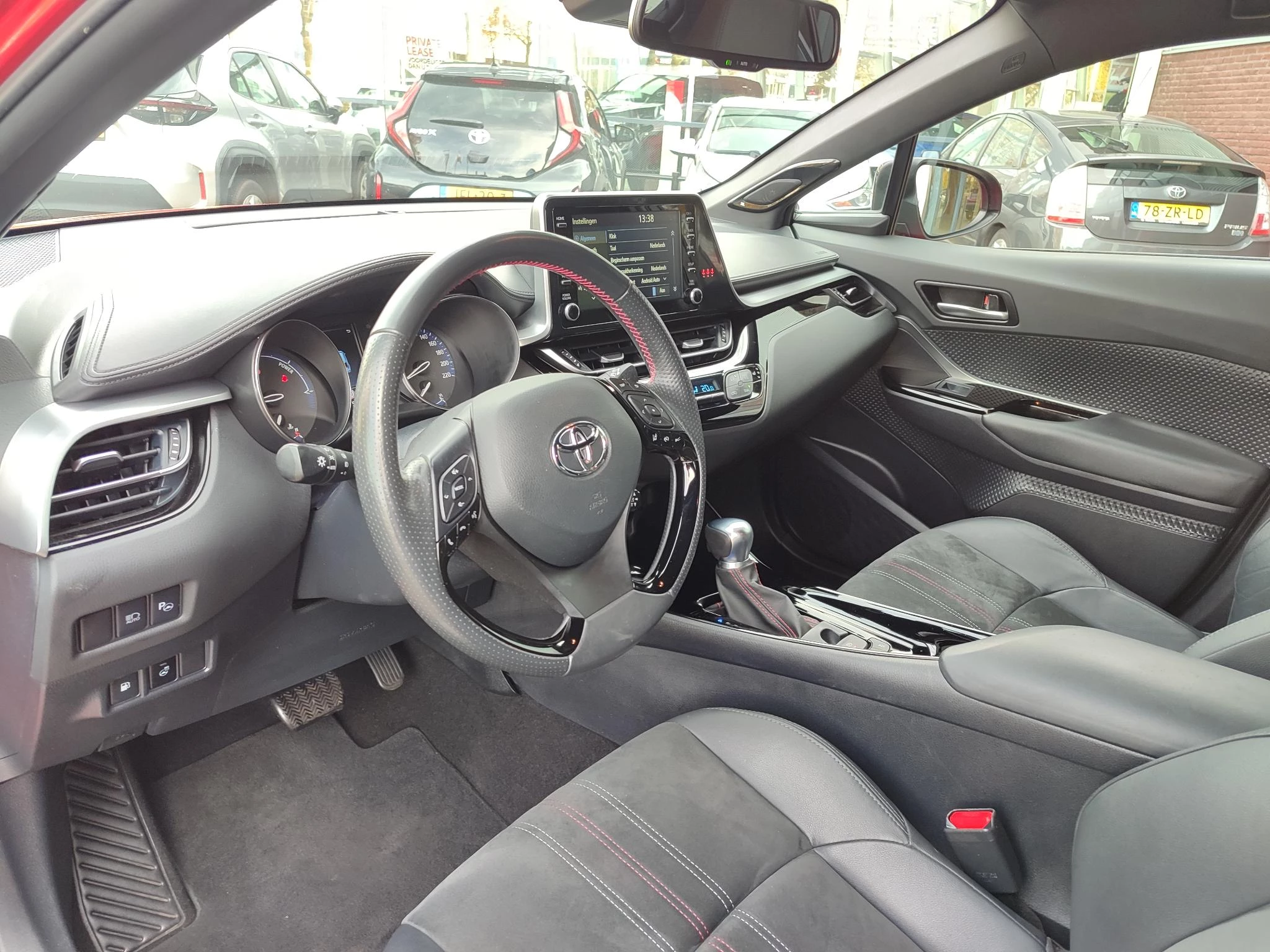 Hoofdafbeelding Toyota C-HR