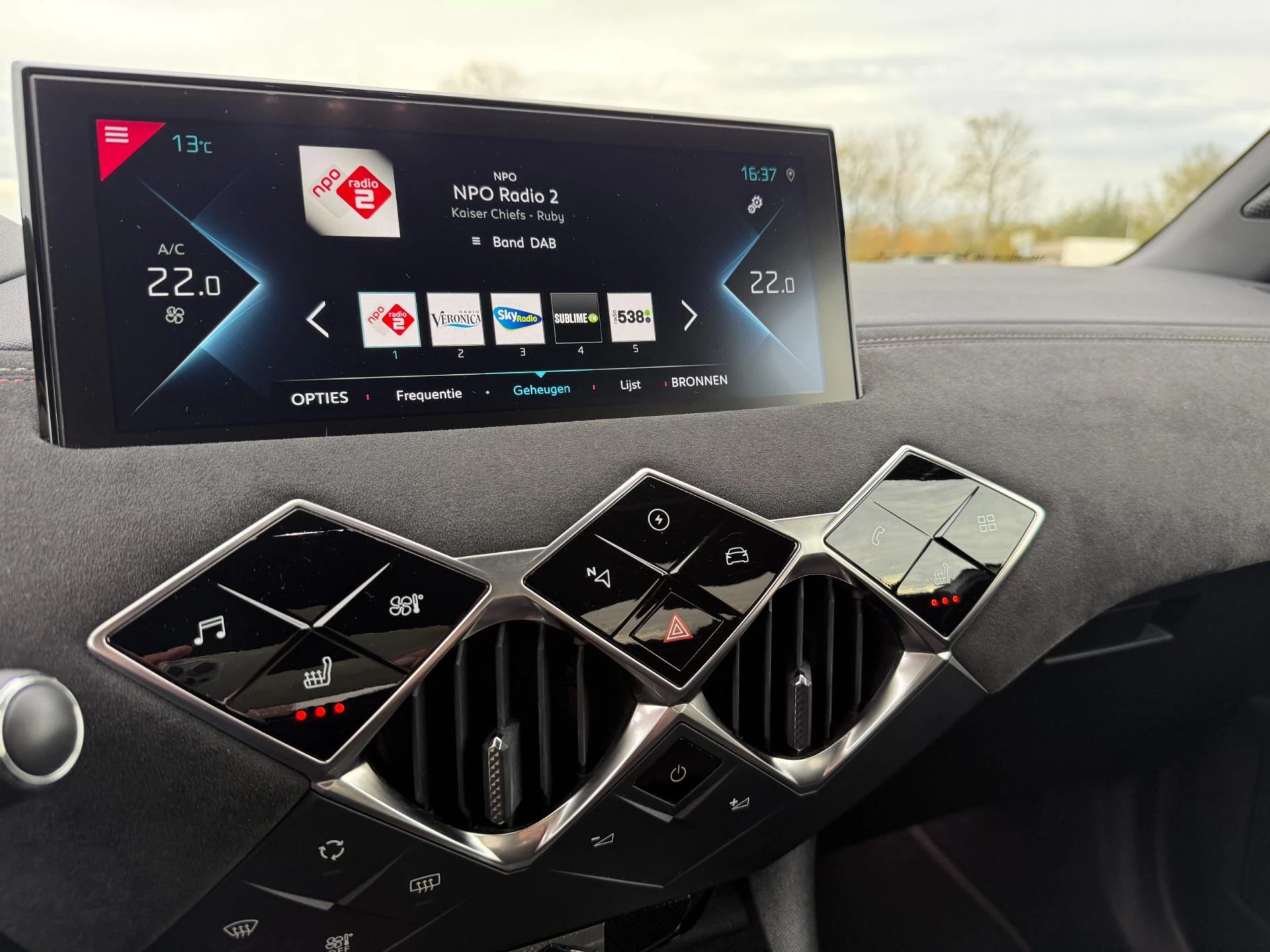 Hoofdafbeelding DS DS 3