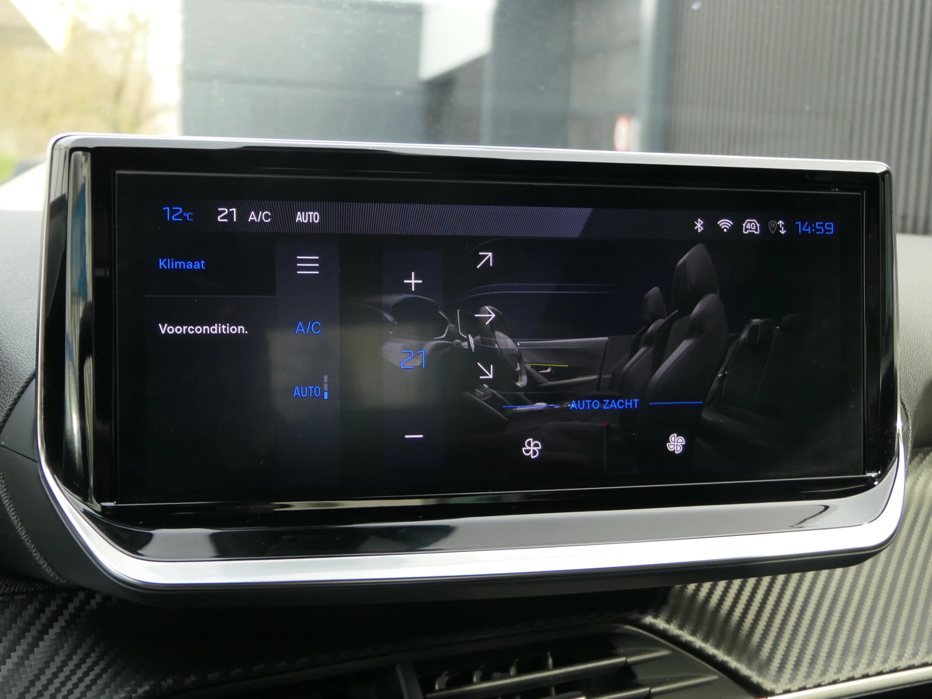 Hoofdafbeelding Peugeot e-2008