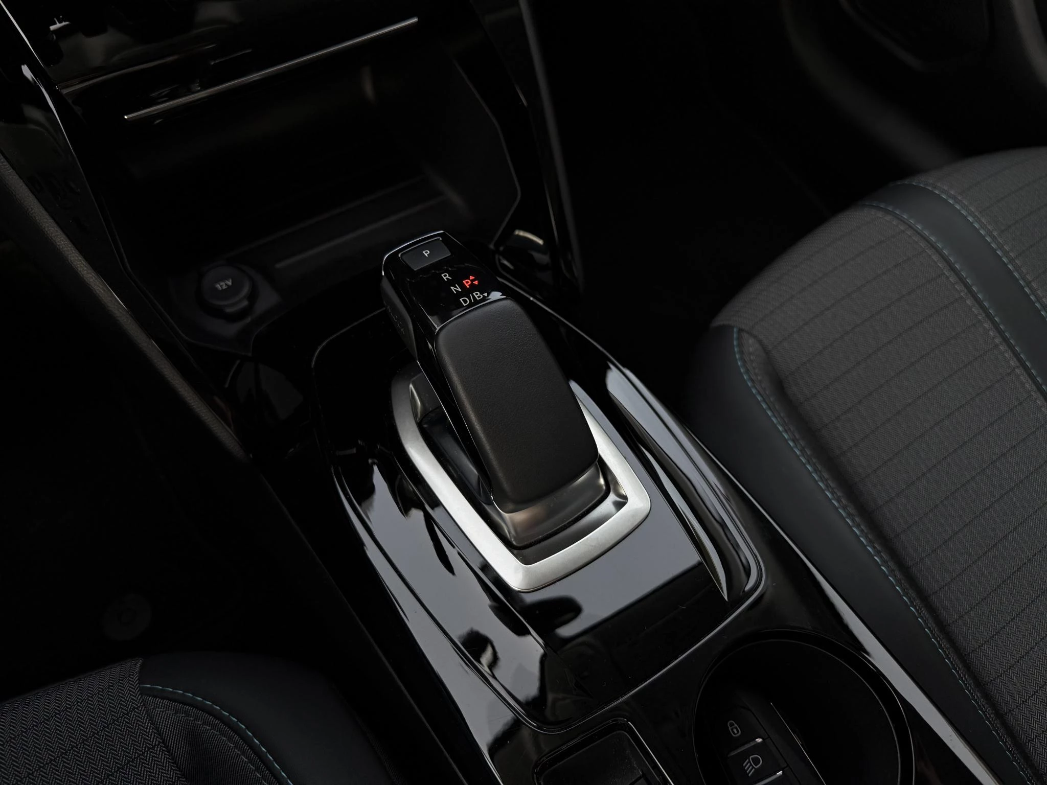 Hoofdafbeelding Peugeot e-208