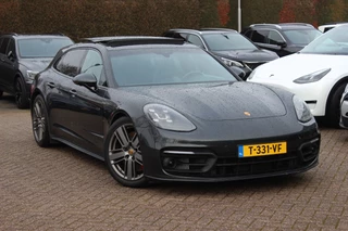Porsche Panamera Sport Turismo 2.9 4 E-Hybrid Platinum Edition / Panoramadak / 360Camera / Sportdesign+Chrono / Luxe Leder / Luchtvering / Keyless / Bose / 21'' / Stoelverwarming4x / Dodehoek / DAB / Cruise Control Adaptief