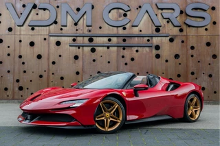 Hoofdafbeelding Ferrari SF90 Spider Ferrari SF90 Spider 4.0 V8 | 1e Eigenaar | Two-Tone | Lift | Carplay | AFS | Camera | HiFi | Carbon | Extracampionario |