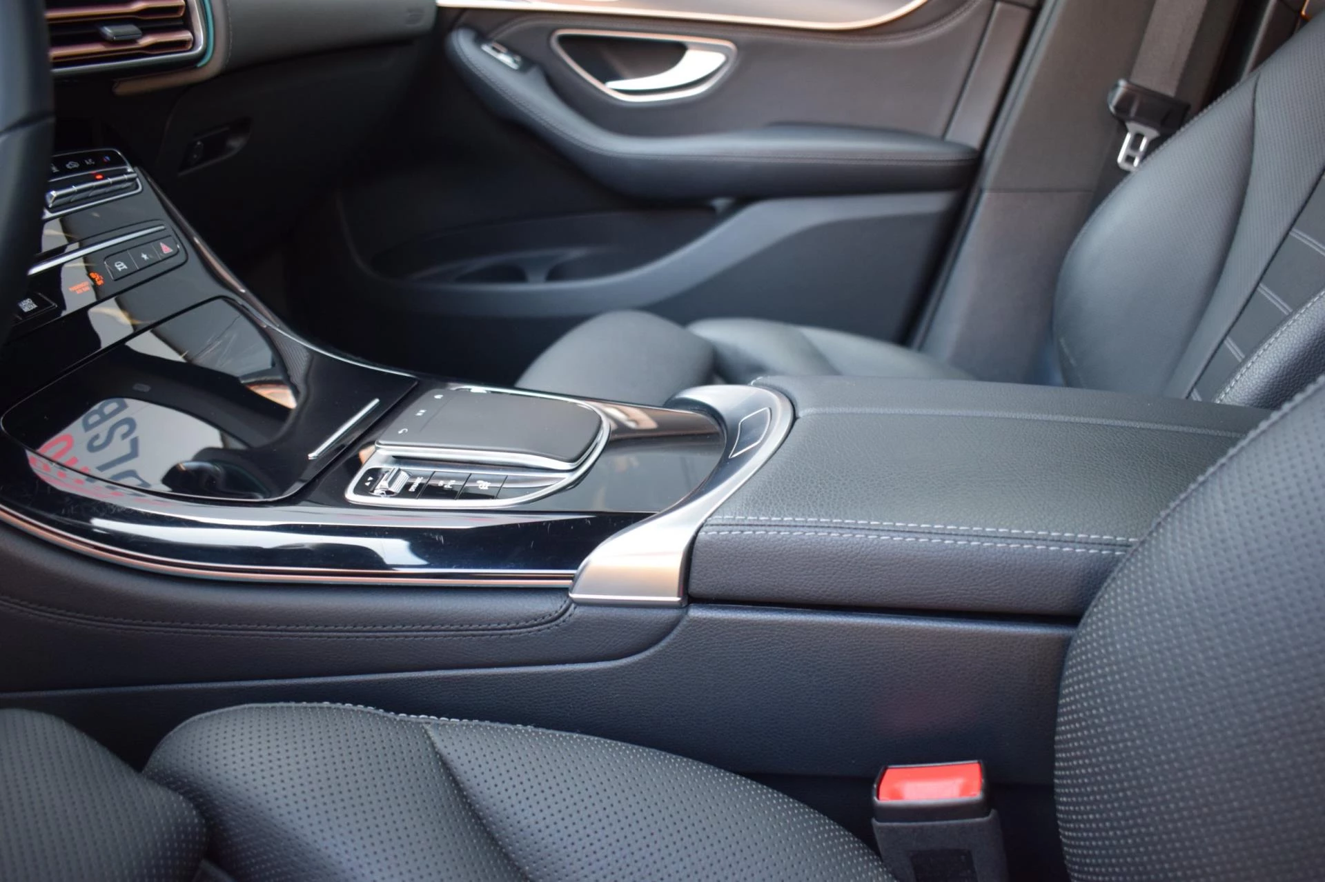 Hoofdafbeelding Mercedes-Benz EQC