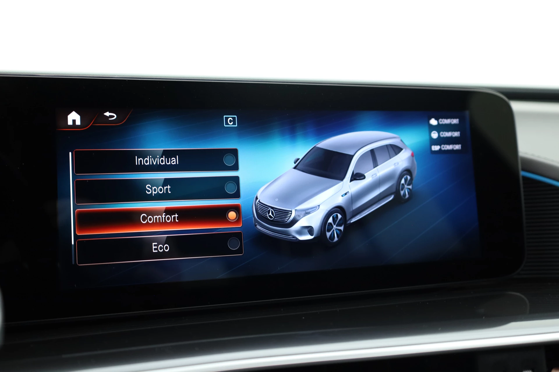 Hoofdafbeelding Mercedes-Benz EQC