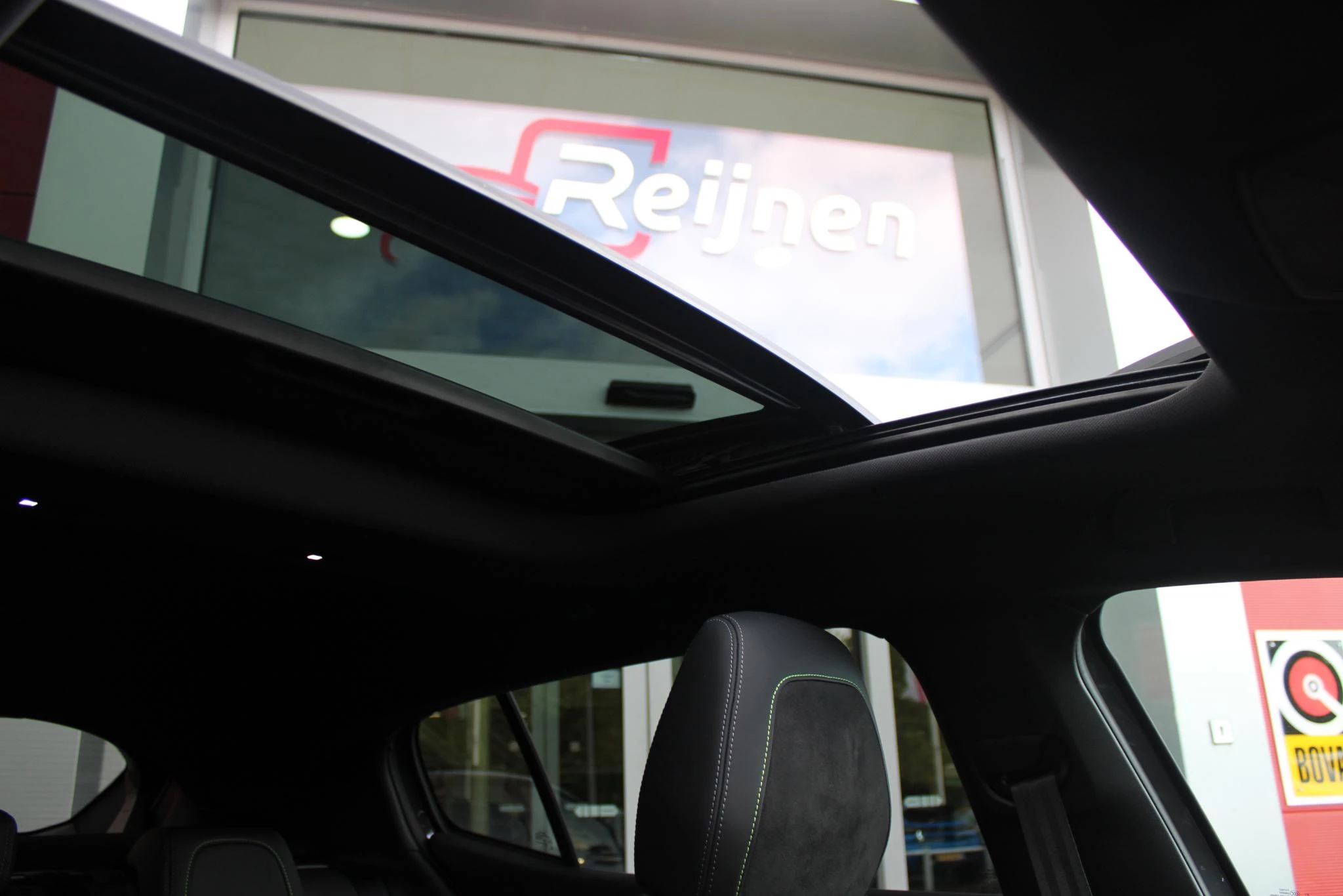 Hoofdafbeelding Peugeot 408