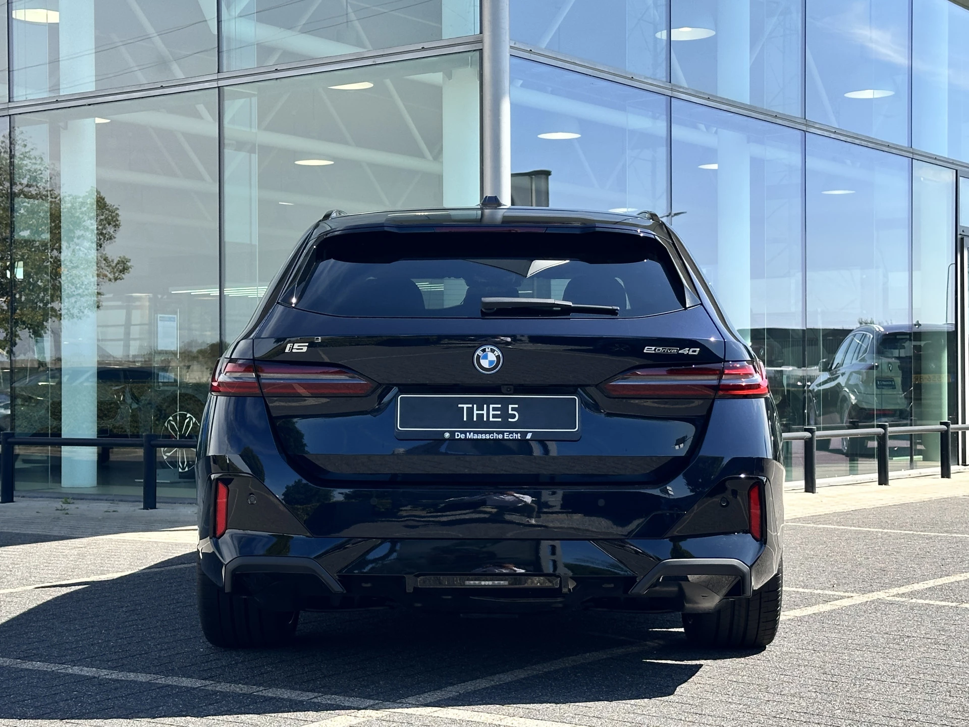 Hoofdafbeelding BMW i5