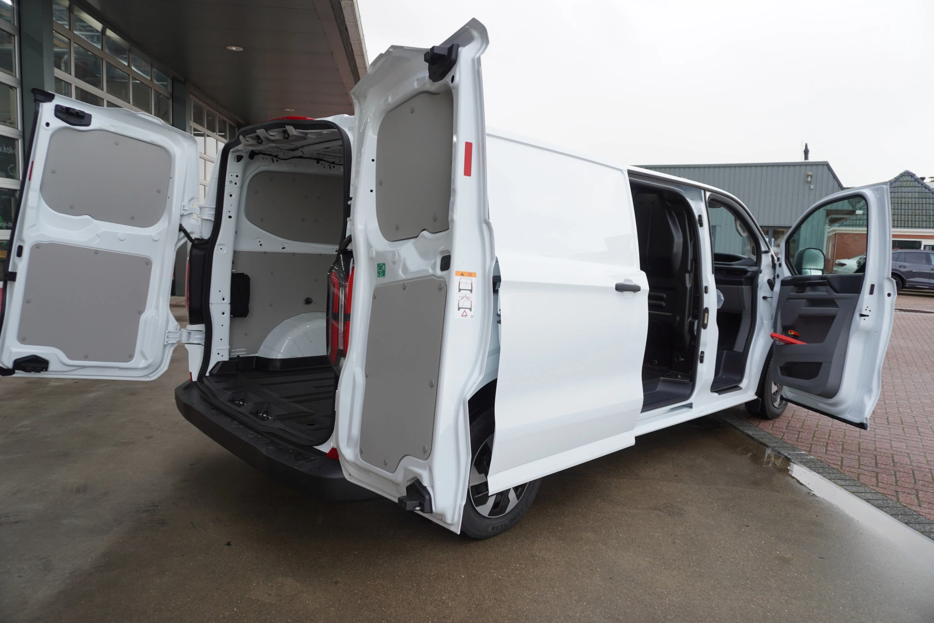 Hoofdafbeelding Ford E-Transit Custom