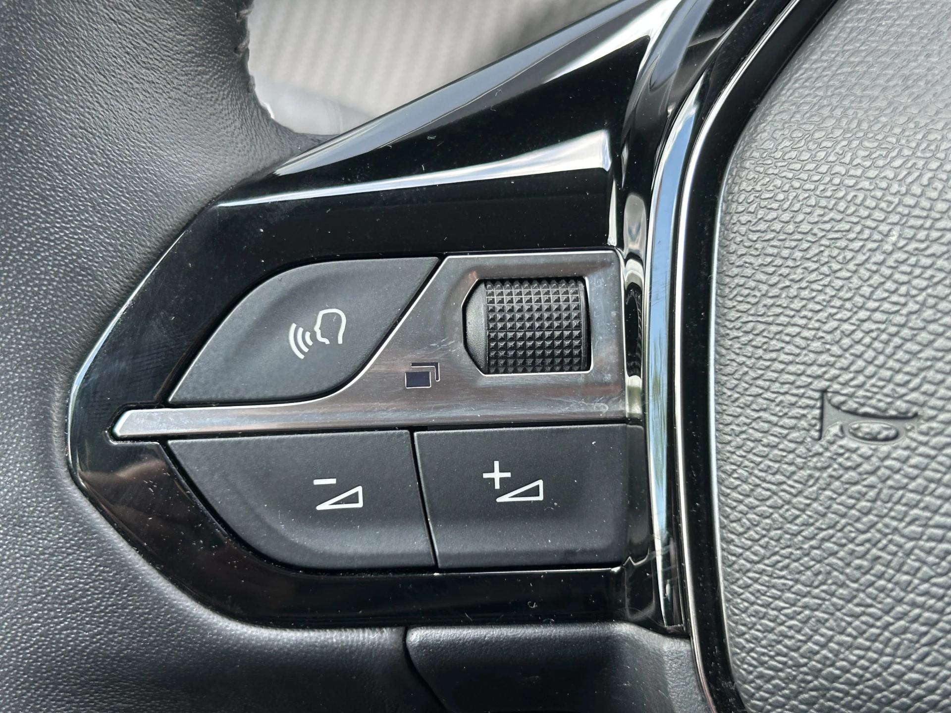 Hoofdafbeelding Peugeot e-208