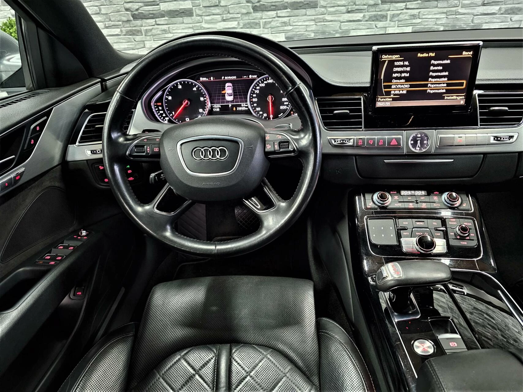 Hoofdafbeelding Audi A8