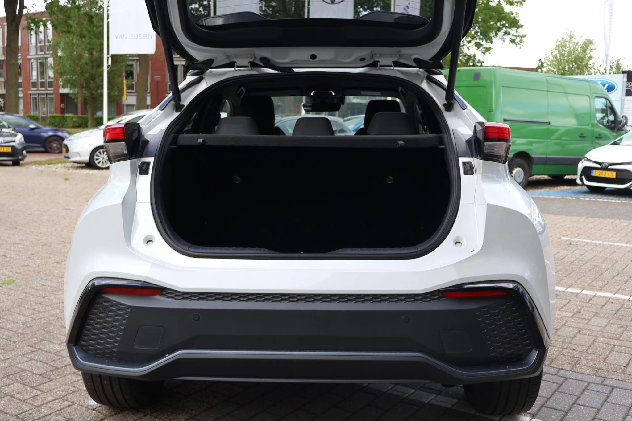 Hoofdafbeelding Toyota C-HR