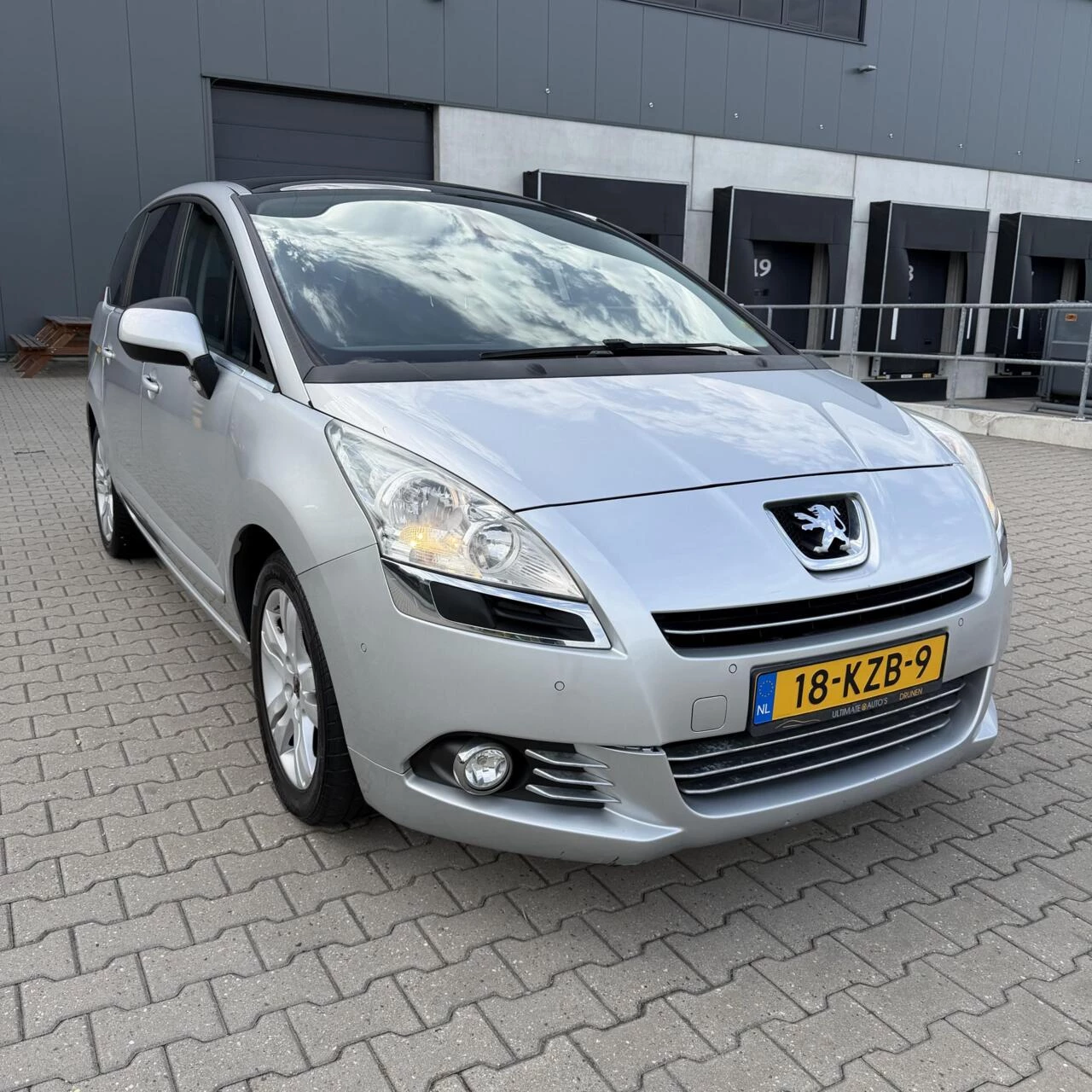 Hoofdafbeelding Peugeot 5008