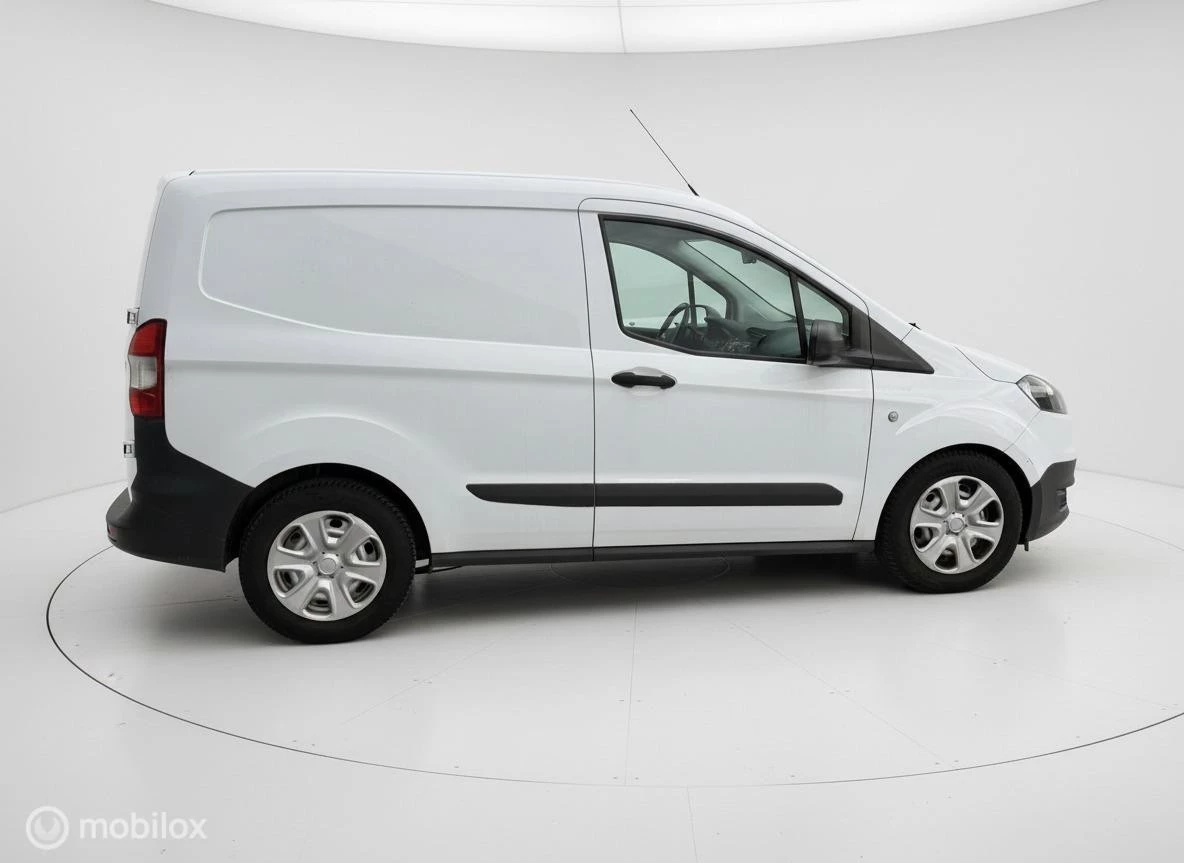 Hoofdafbeelding Ford Transit Courier