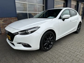Hoofdafbeelding Mazda 3 Mazda 3 2.0 S.A. 120 S.L. GT CAMERA. STUURVERWARMING. LEER. STOELVERW. A