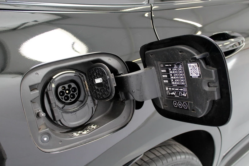Hoofdafbeelding Mercedes-Benz EQC