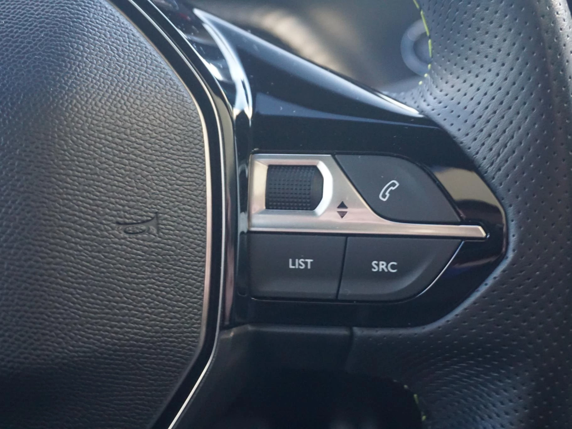 Hoofdafbeelding Peugeot e-208