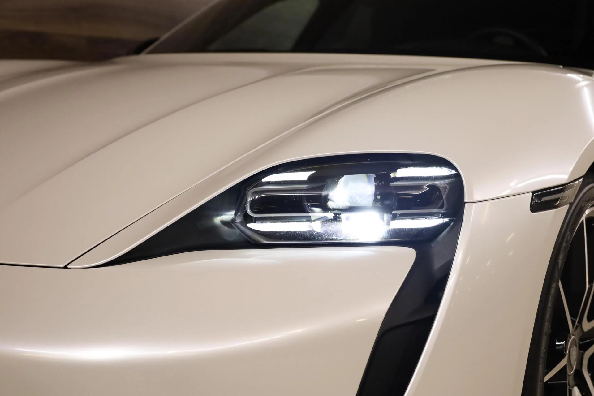 Hoofdafbeelding Porsche Taycan