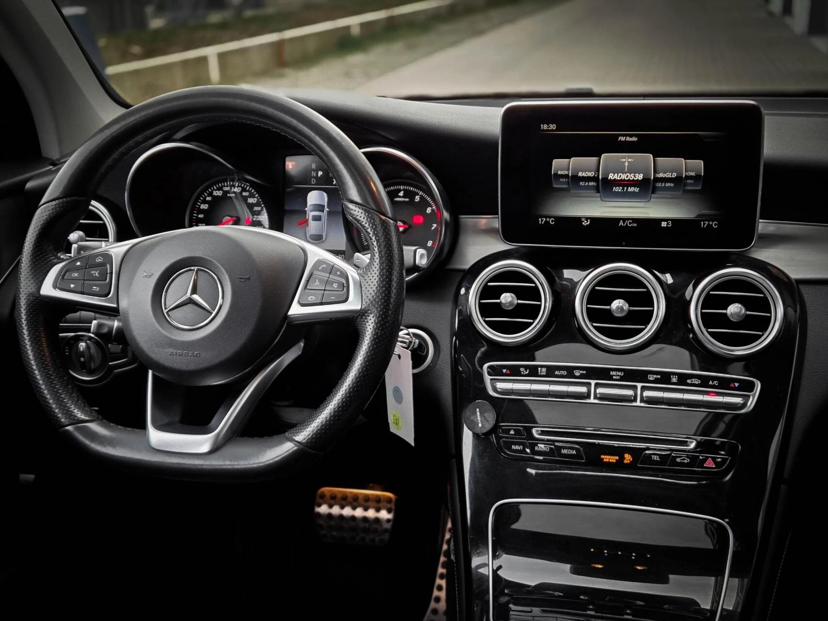 Hoofdafbeelding Mercedes-Benz GLC