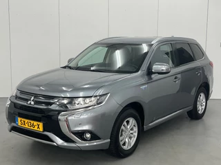 Hoofdafbeelding Mitsubishi Outlander Mitsubishi Outlander 2.0 PHEV Pure / Trekhaak / Camera / Leer