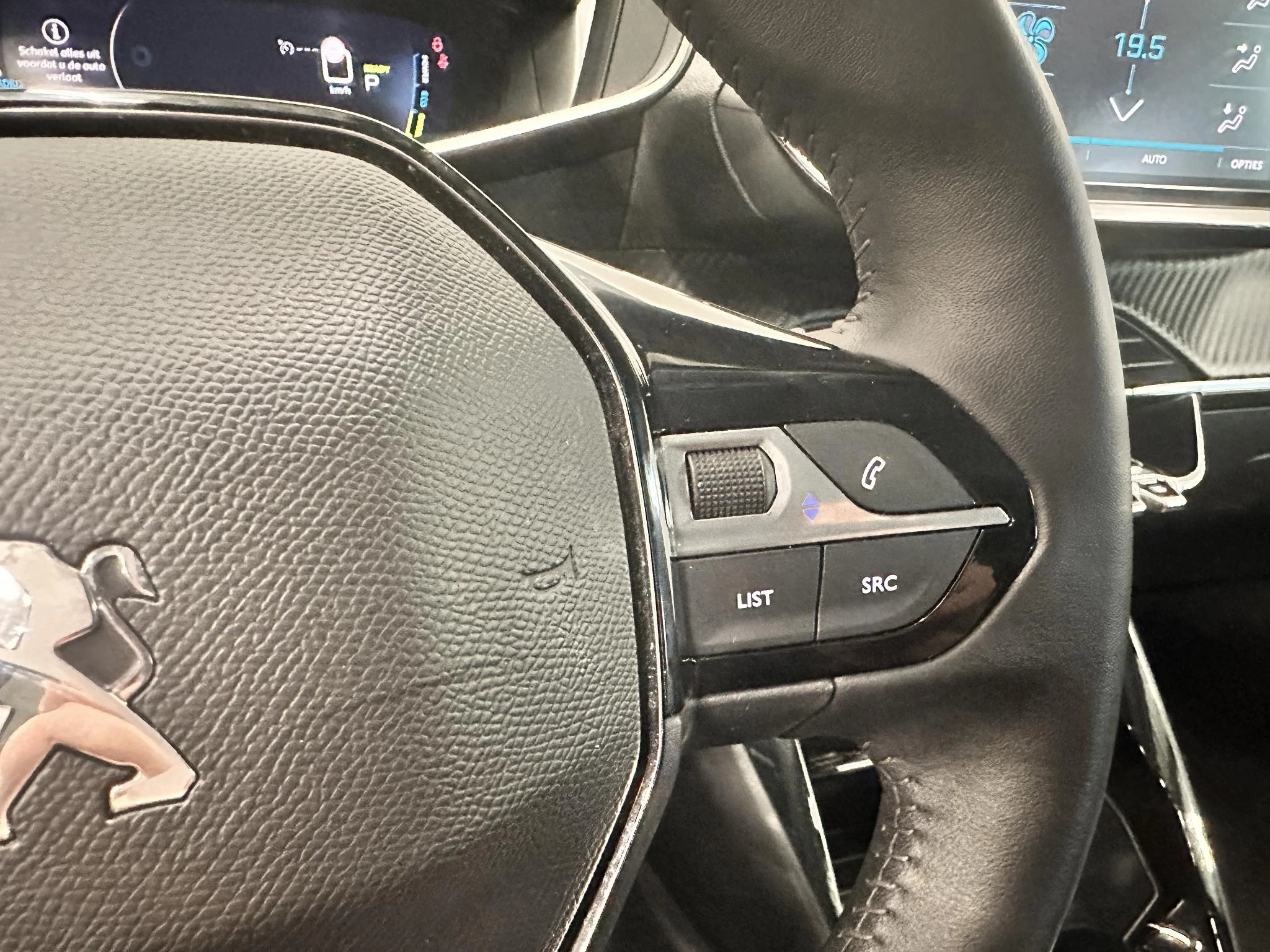 Hoofdafbeelding Peugeot e-208