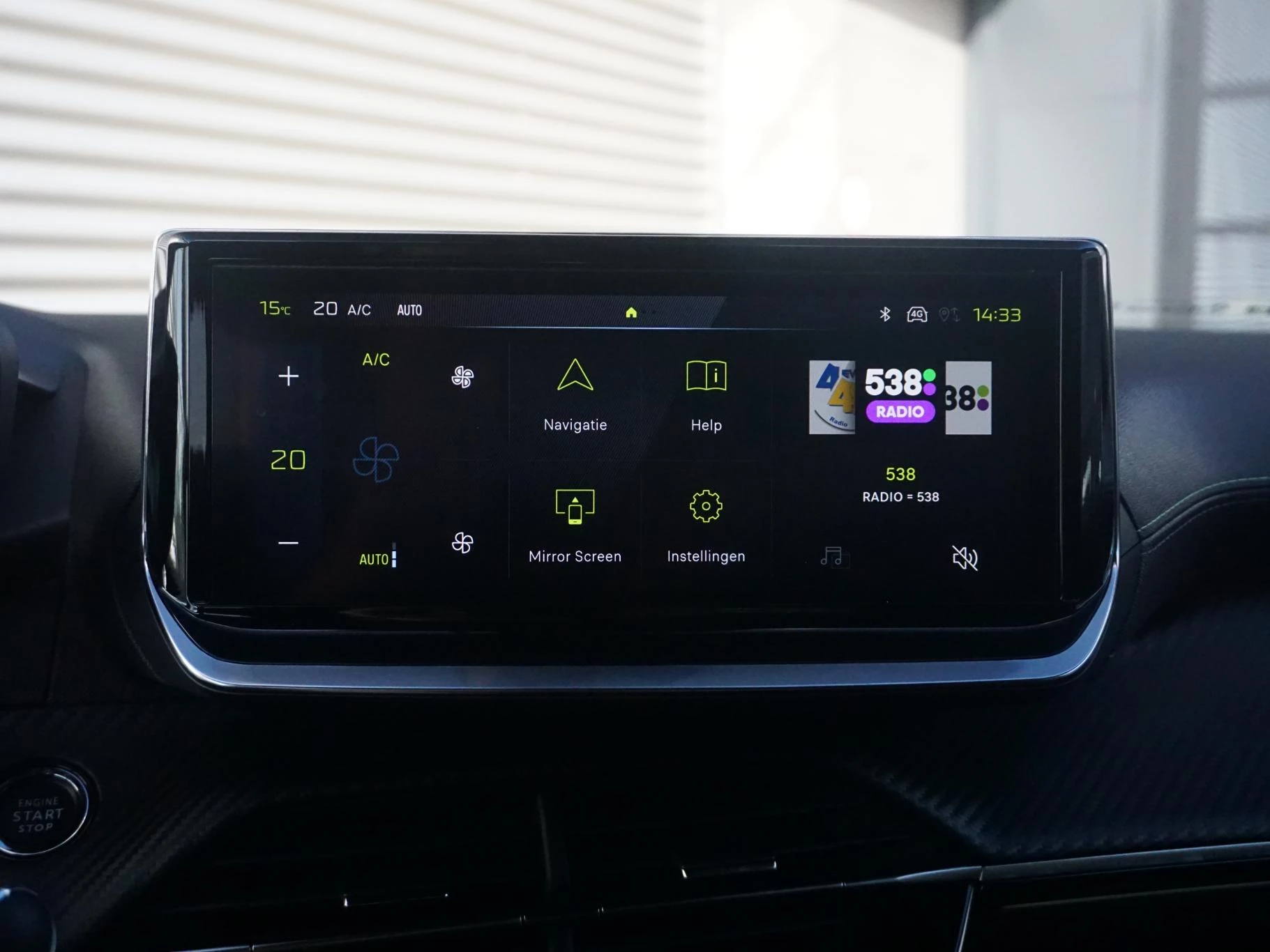 Hoofdafbeelding Peugeot e-2008